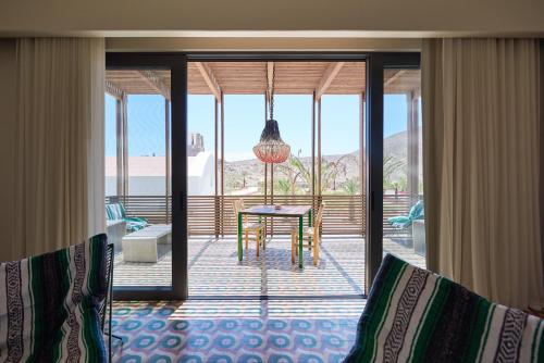 San Cristóbal Baja, Todos Santos