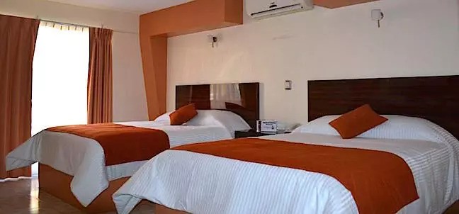 La Media Luna Inn, Huejutla