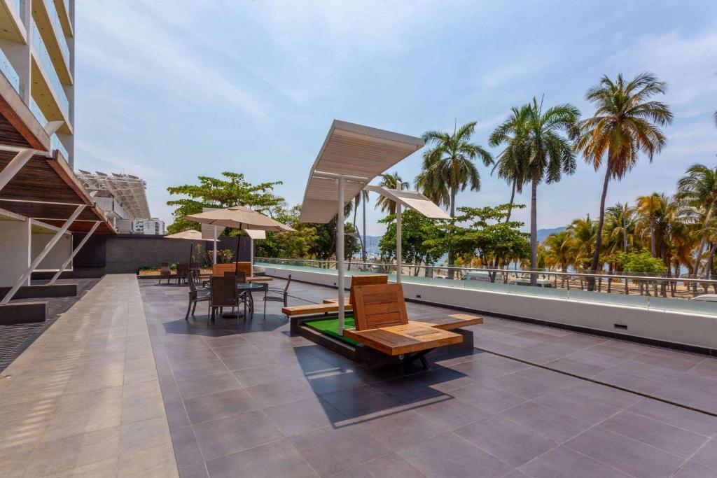 Ramada by Wyndham Acapulco Hotel & Suites, Acapulco