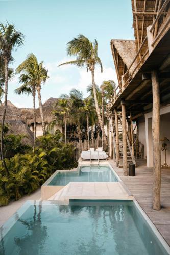 La Valise Tulum, Tulum