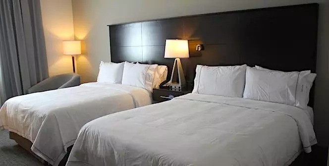 Holiday Inn Express and Suites Aeropuerto Terminal, Silao