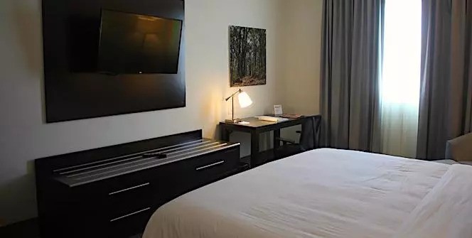 Holiday Inn Express and Suites Aeropuerto Terminal, Silao