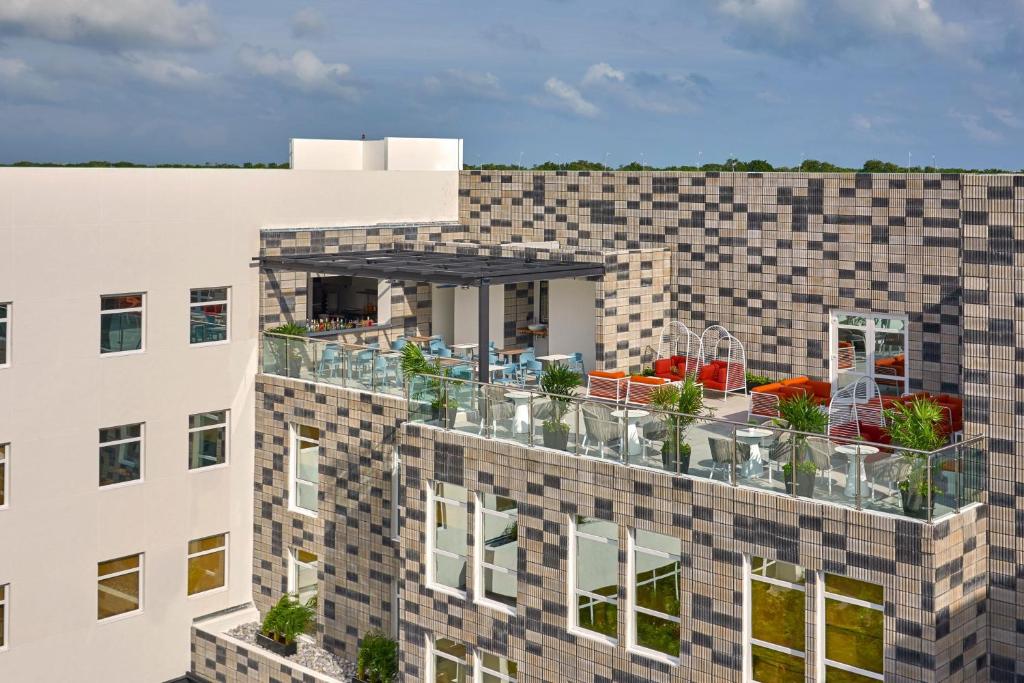 City Express Plus by Marriott Cancún Aeropuerto Riviera, Cancún