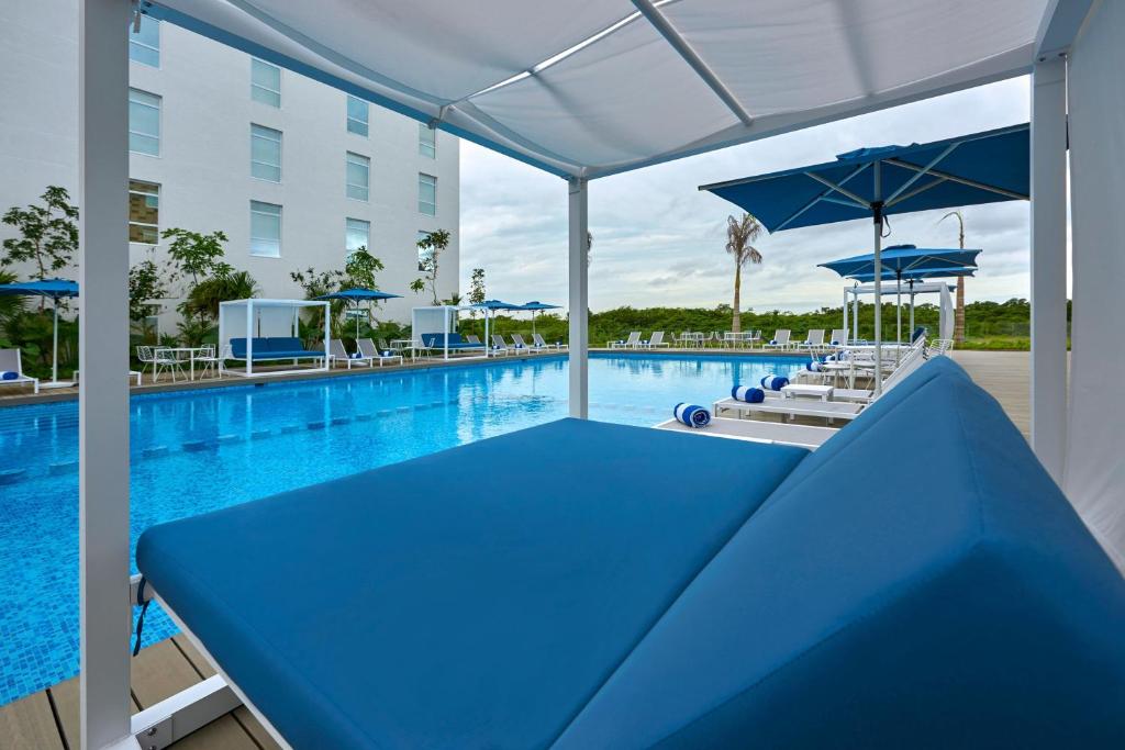 City Express Plus by Marriott Cancún Aeropuerto Riviera, Cancún