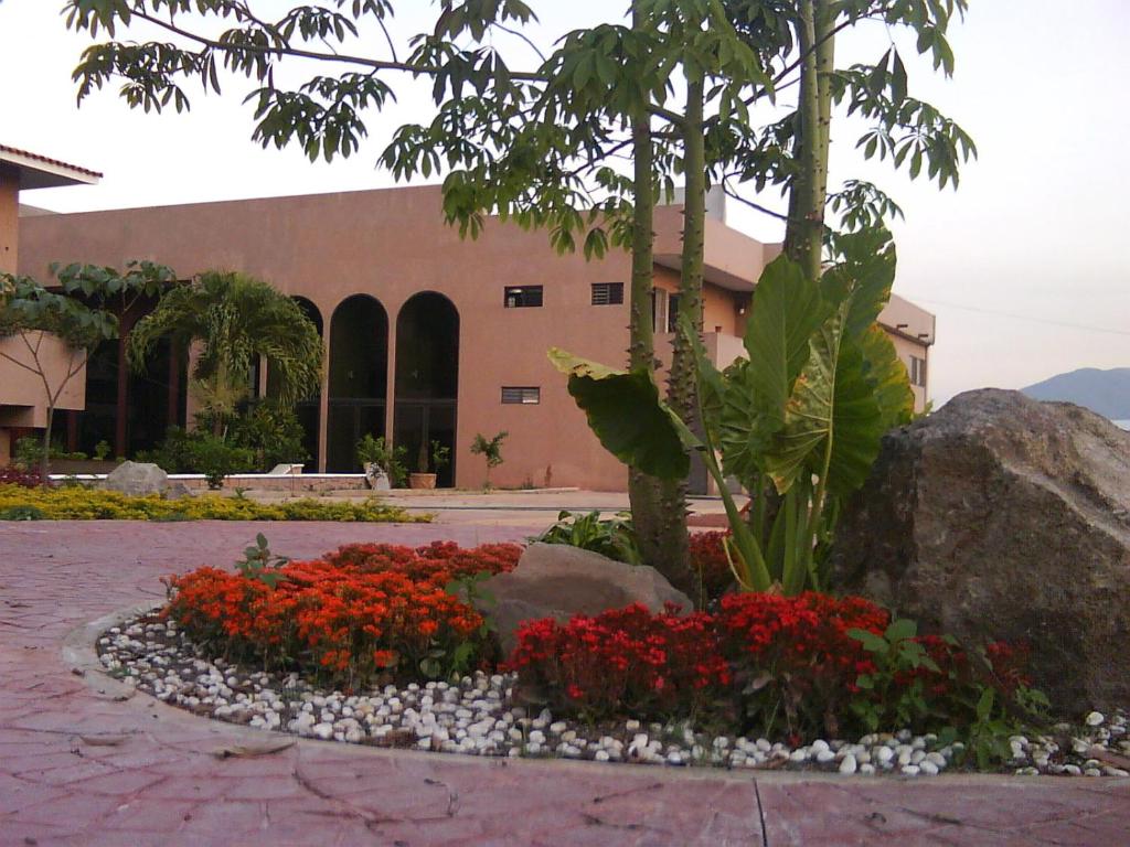Montecarlo, Jojutla