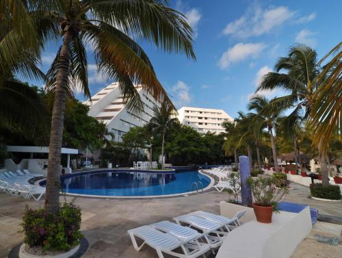Oasis Palm, Cancún