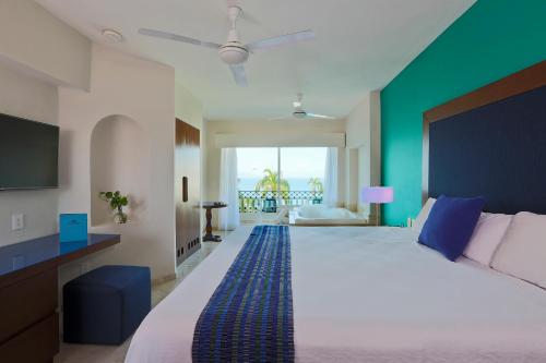 Crown Paradise Golden, Puerto Vallarta