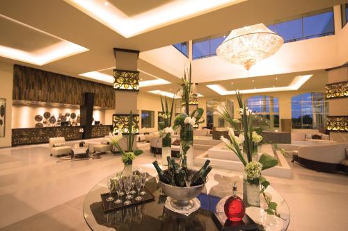 El Dorado Seaside Suites, Kantenah