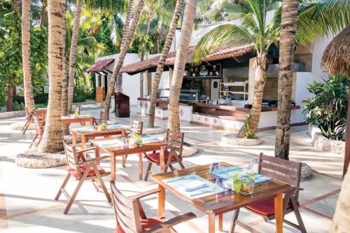 El Dorado Seaside Suites, Kantenah