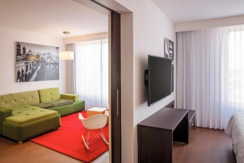 Fiesta Inn la Fe, Monterrey