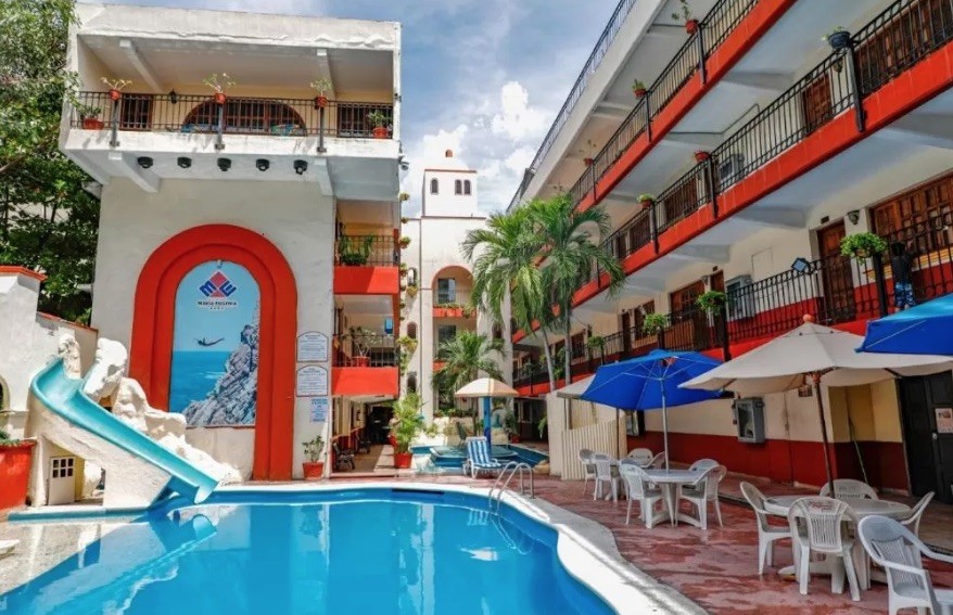 María Eugenia, Acapulco