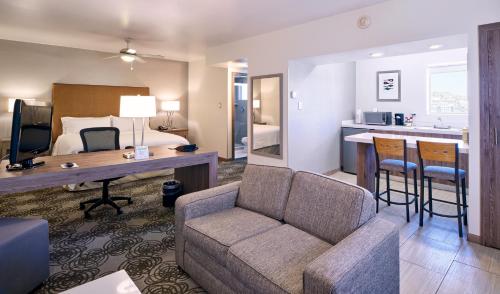 Holiday Inn and Suites, Chihuahua