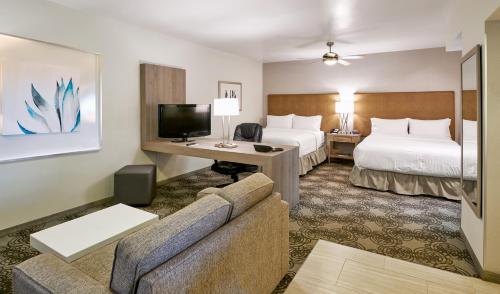 Holiday Inn and Suites, Chihuahua