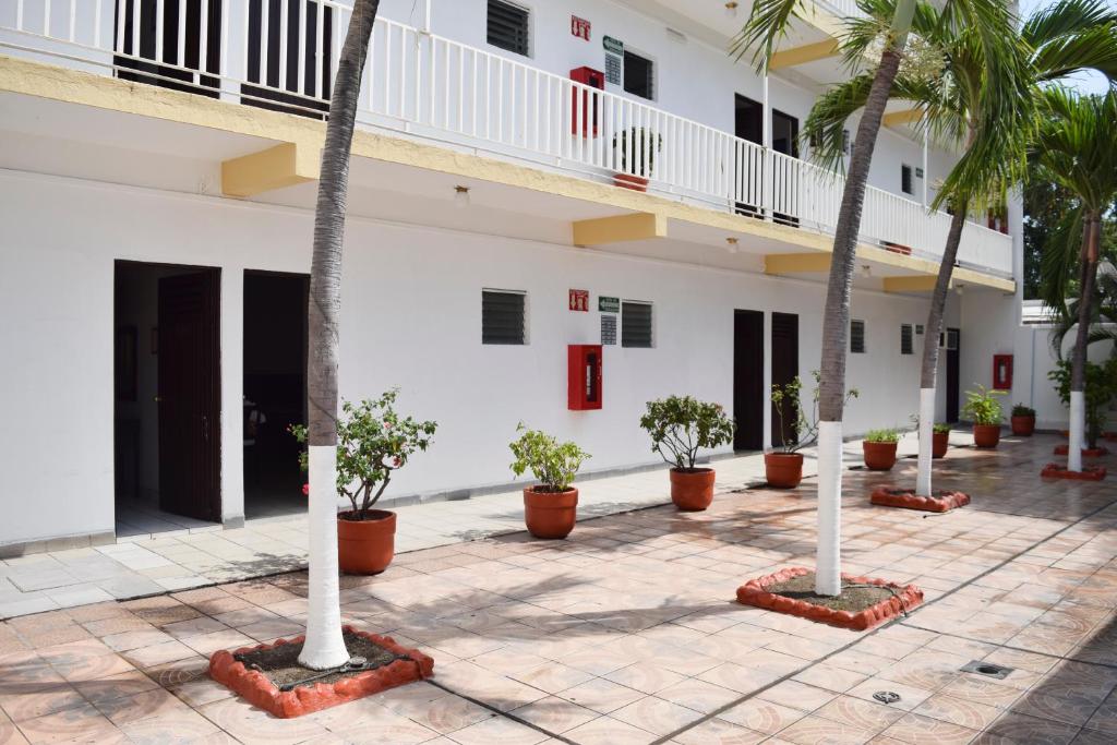 LB , Manzanillo