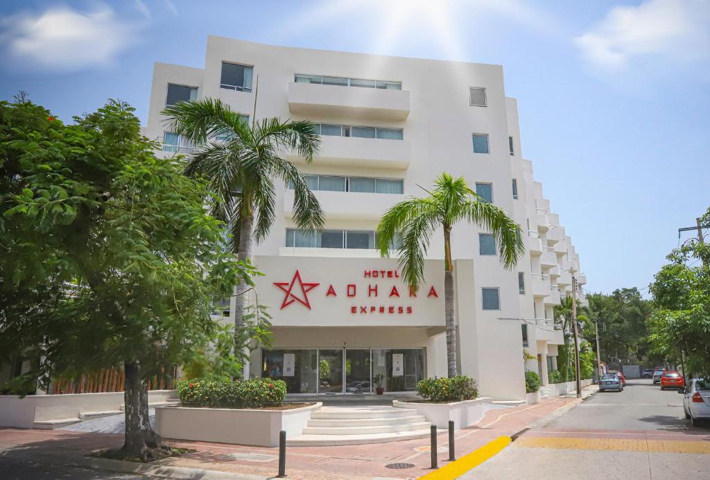 Adhara Express, Cancún
