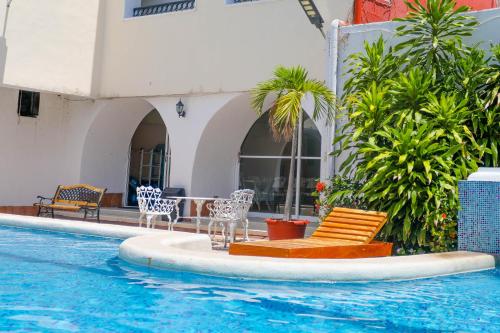 MarÍa de Lourdes, Cancún