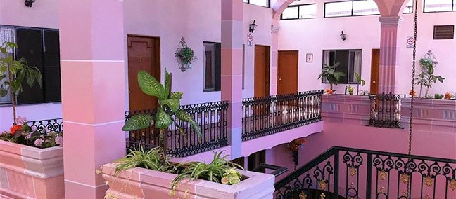 Palacio, Encarnación de Díaz