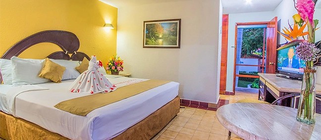Qualton, Ixtapa / Zihuatanejo
