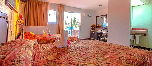 Qualton, Ixtapa / Zihuatanejo