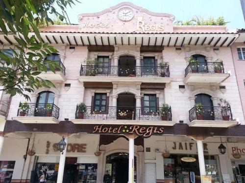Regis, Uruapan