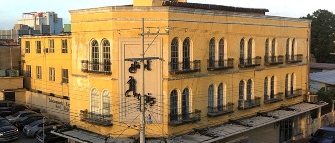 Regis, Nuevo Laredo