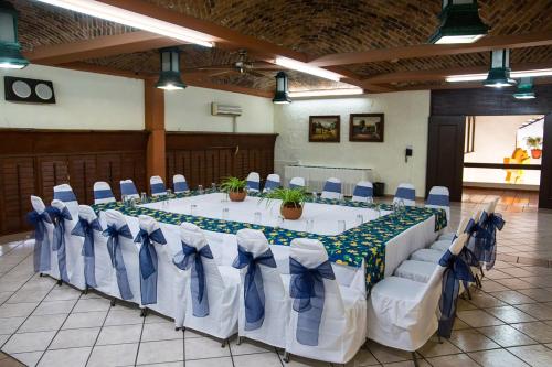 Hotel y Suites Villa del Sol, Morelia