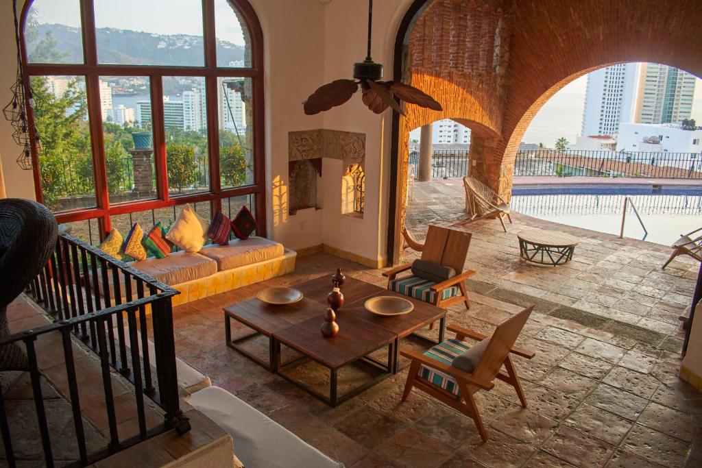 Villavera, Acapulco