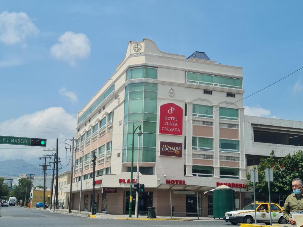 Plaza Calzada, Monterrey