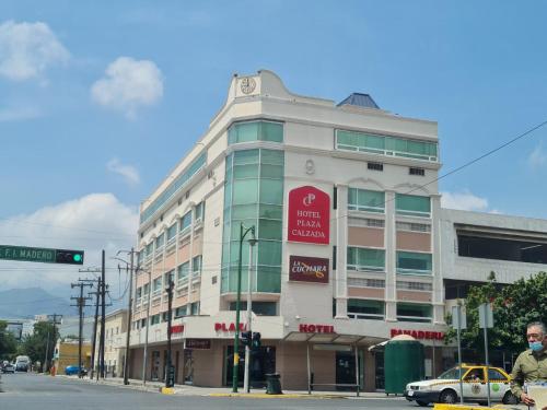 Plaza Calzada, Monterrey
