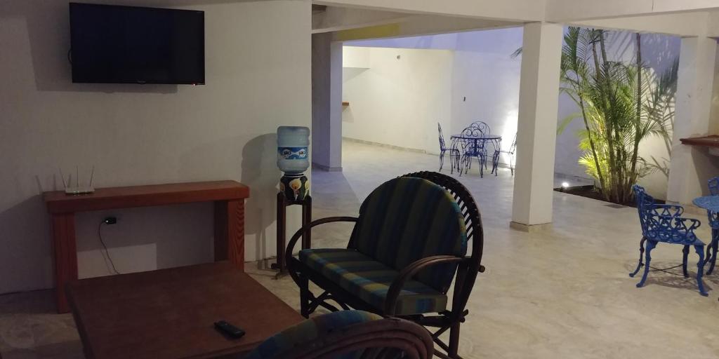 Lorimar, La Paz