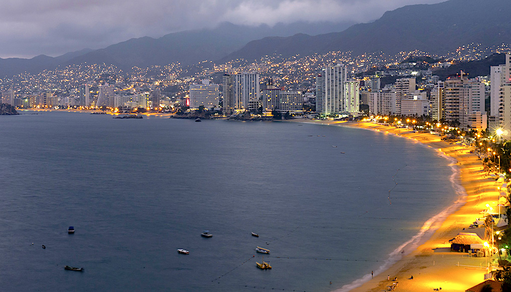 Sea to the Bay of Acapulco in Guerrero