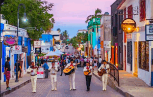 What to do in Los Cabos, Art Walk